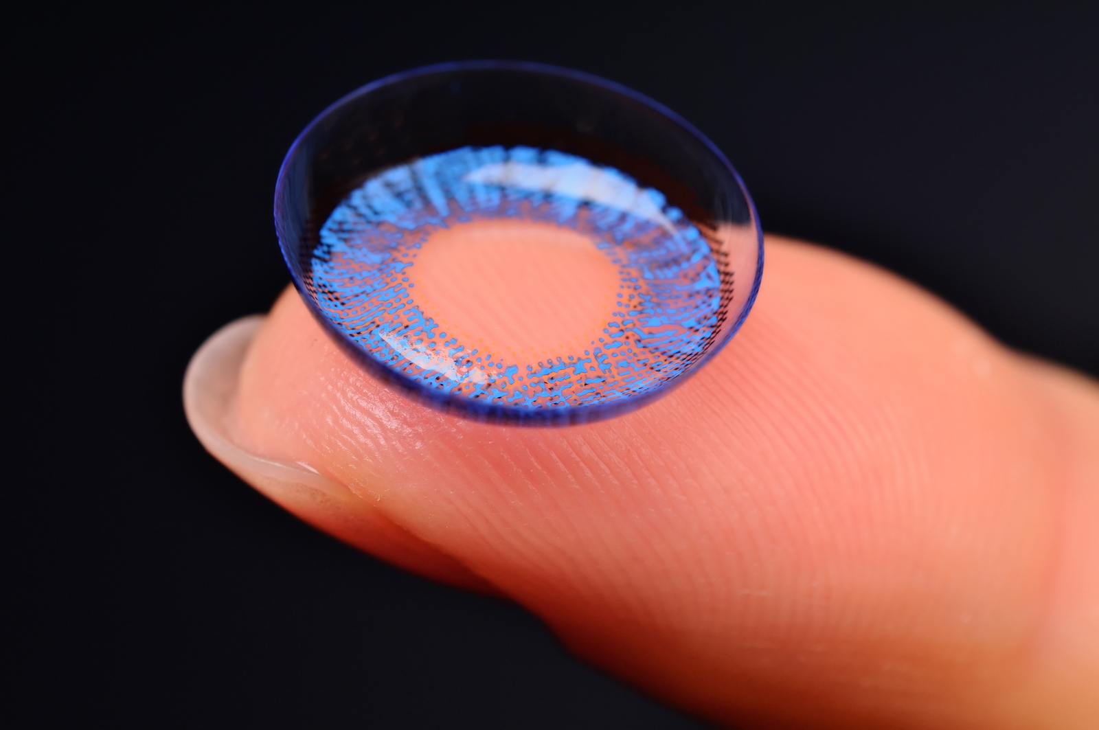 ontslaan Slepen Smederij Coated Contact Lenses: A New Trend in Ophthalmology - Avens Blog | Avens  Blog